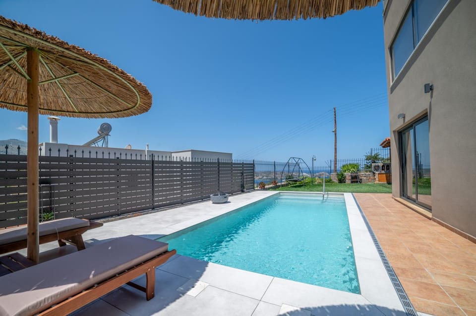 Diosa Luxury Living with Private Pool Apartment in Crete