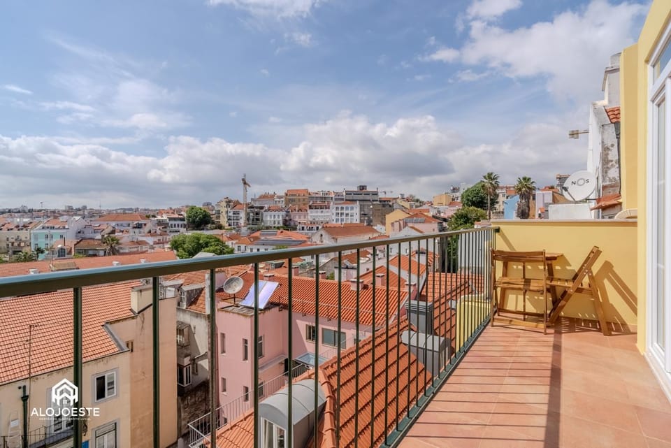 View (from property/room), Balcony/Terrace, City view