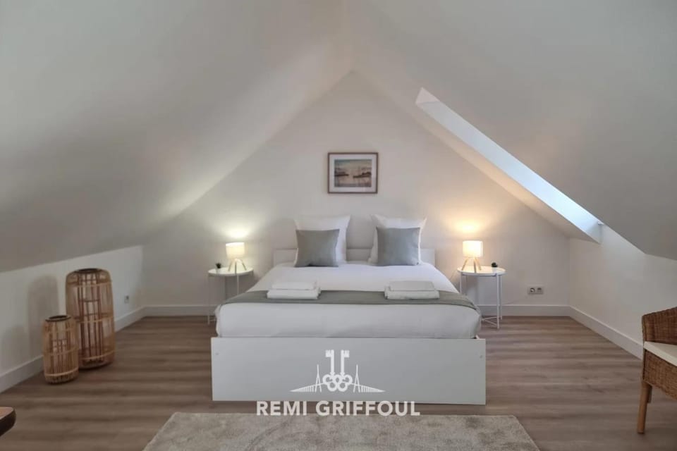 Hypolite 5 Elegant Apartment 80 meters from Honfleur Port 2 guests Apartment in Honfleur