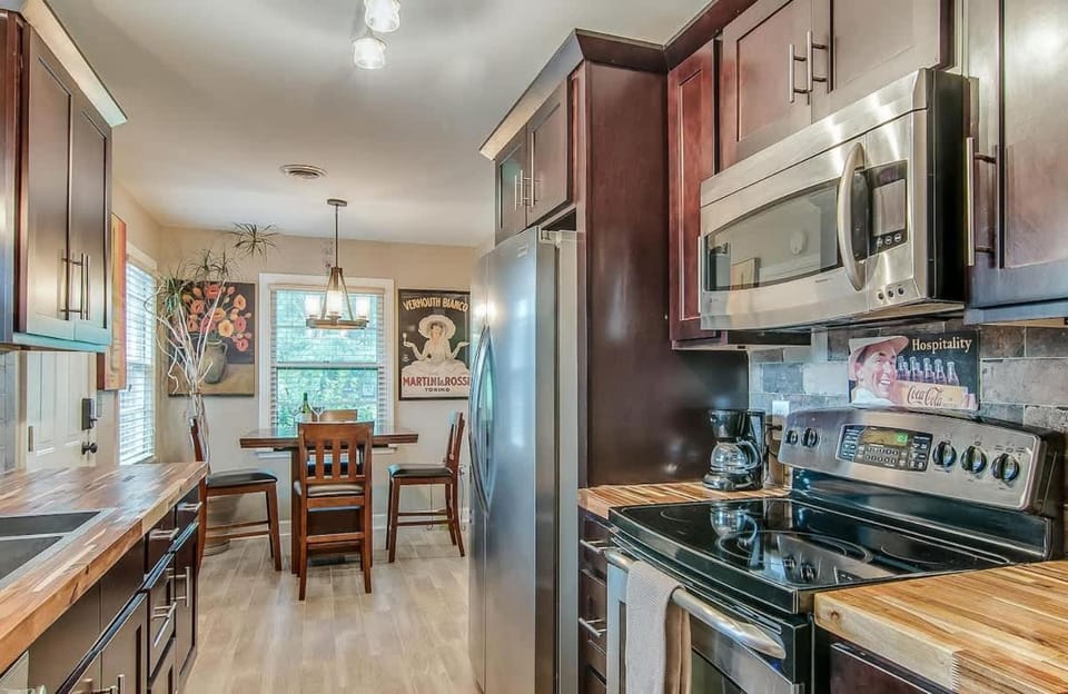 The Musicians Cottage by Stay Local Nashville House in Nashville