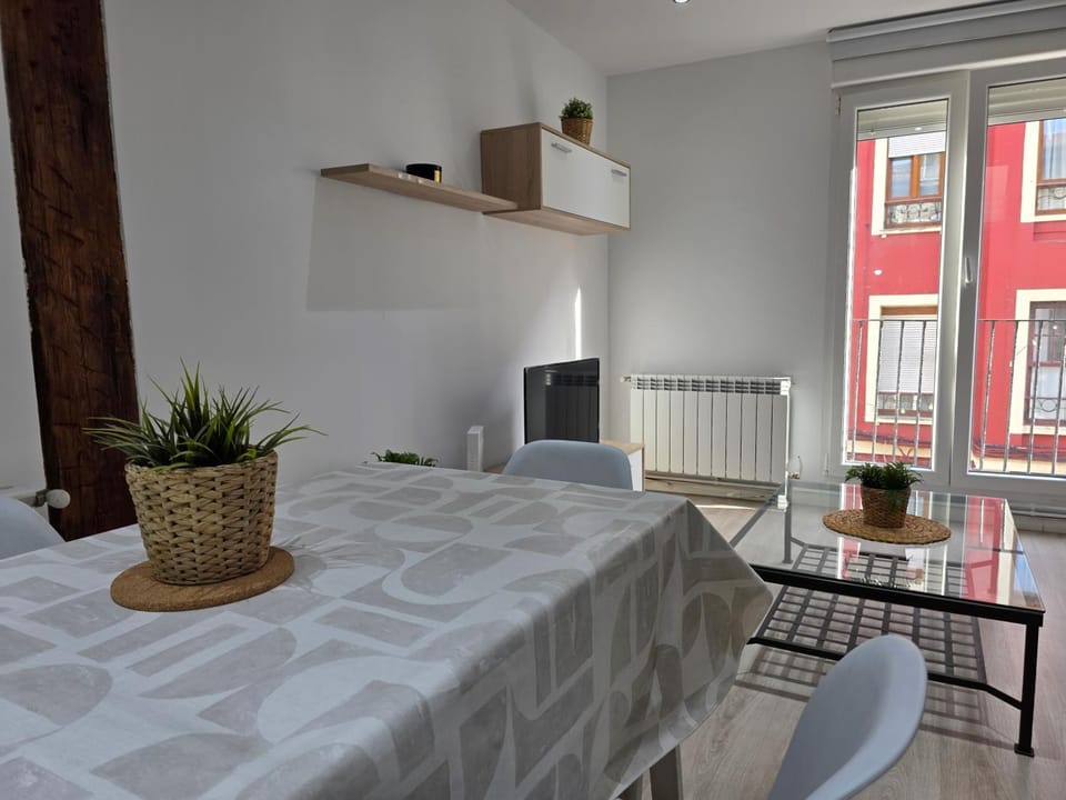 C01A08 Apartamento en santander by R2R Consulting Apartment in Santander