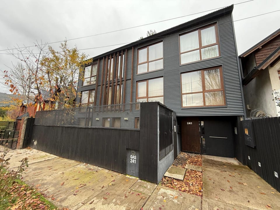 Property building, Facade/entrance, Off site
