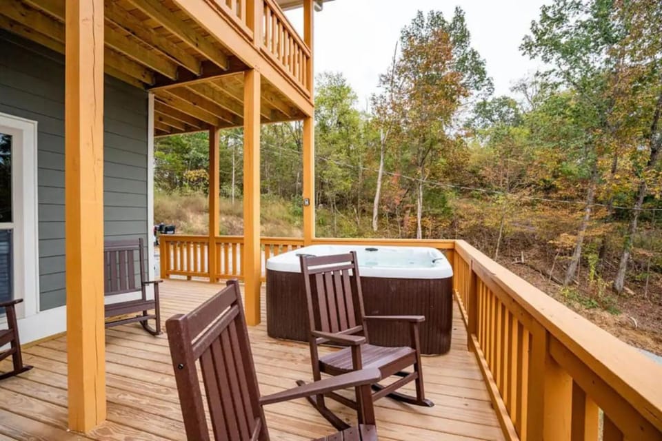 Smokeys Summit by Avada Properties House in Sevier County