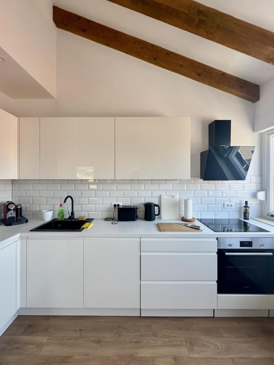 Coffee/tea facilities, Kitchen or kitchenette, dishwasher, toaster