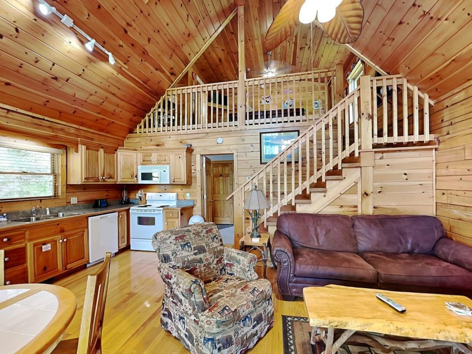 Hugs N Kisses House in Gatlinburg