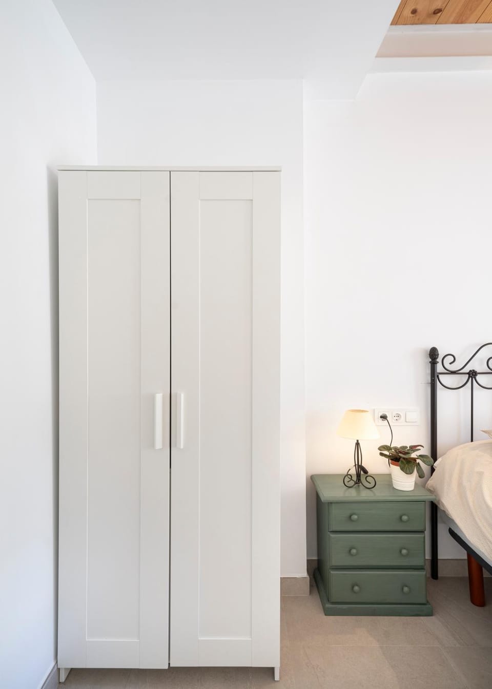 Bedroom, wardrobe