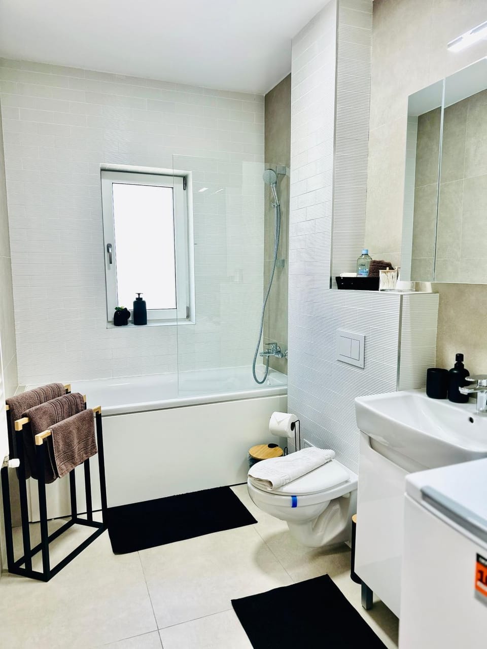 Toilet, Bathroom, Bath, towels