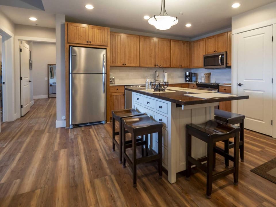 Base Camp One 410,0018 House in Granby