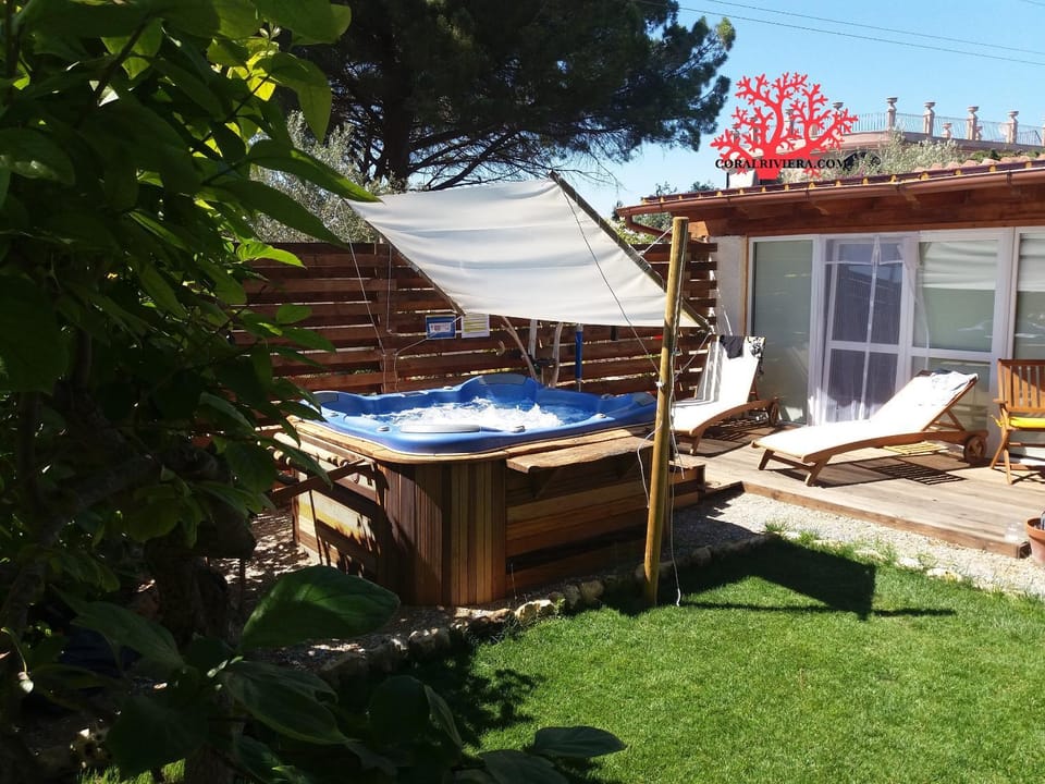 Hot Tub, Swimming pool, Swimming pool