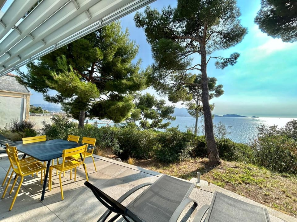 Patio, Spring, Day, Natural landscape, View (from property/room), Balcony/Terrace, Dining area, Sea view