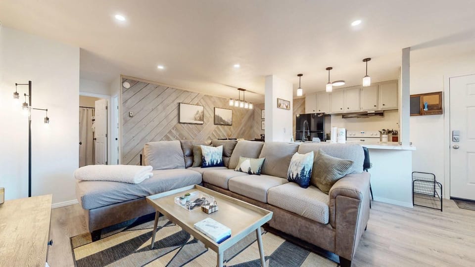 Jackson's Alpine Retreat - For 4 House in Mammoth Lakes
