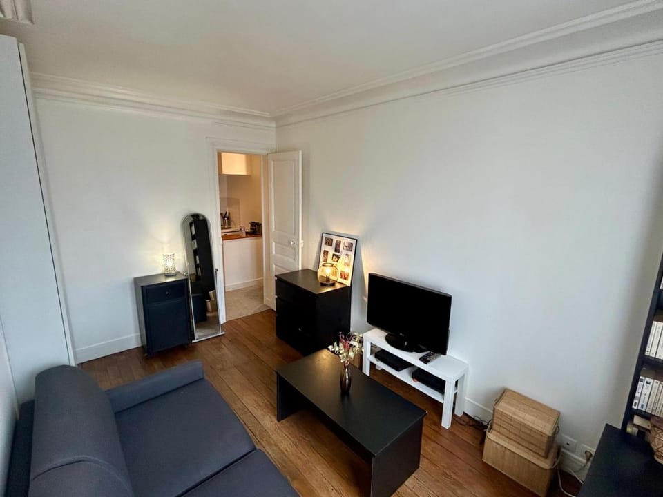 Le Jaures - Centre ville Metro 3 Apartment in Levallois-Perret