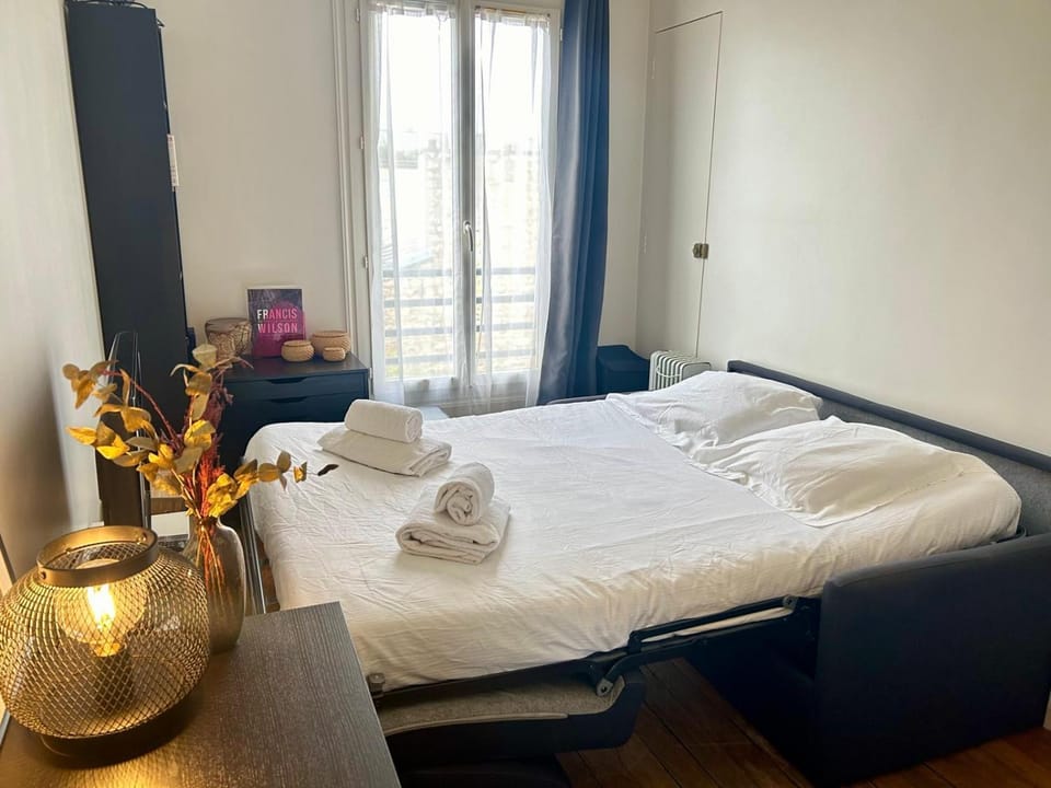 Le Jaures - Centre ville Metro 3 Apartment in Levallois-Perret