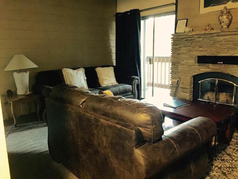 La Residence - Near Shuttle and Hike & Bike Trails House in Mammoth Lakes