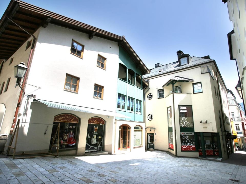 Property building, Summer