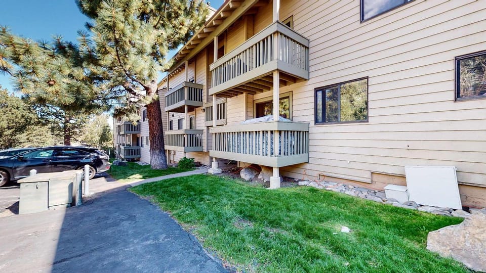 La Vista Blanc with Year-Round Mammoth Fun House in Mammoth Lakes