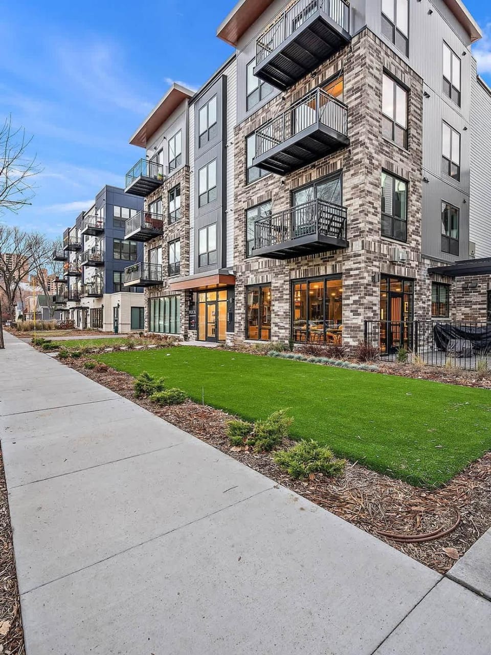 DT UMN 1BD Gym Free Parking Rooftop by River Apartment in Minneapolis
