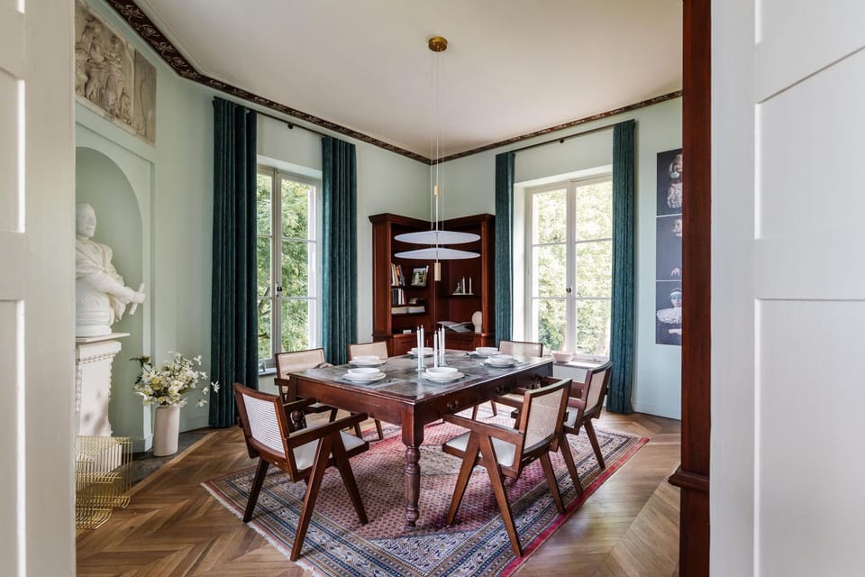 Living room, Decorative detail, Dining area