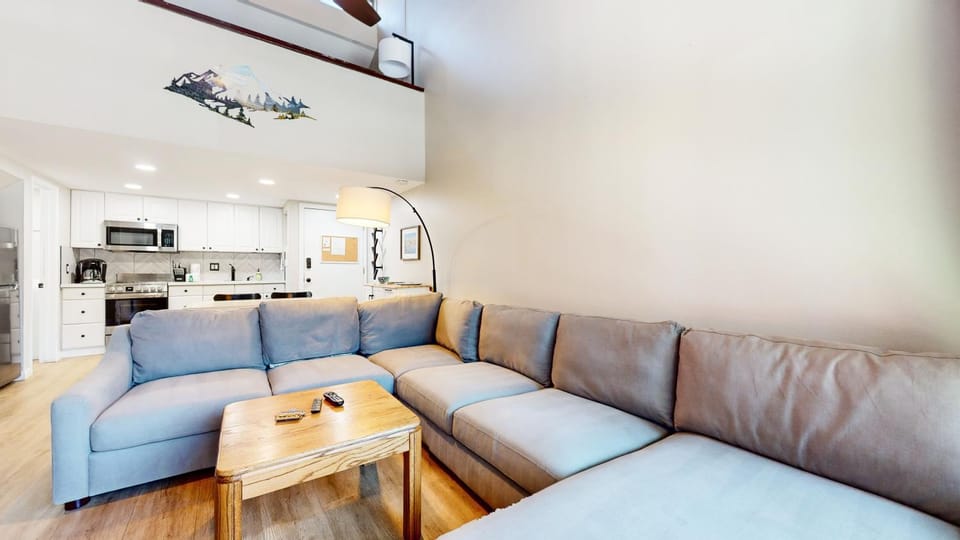 Mammoth Getaway - Chic Condo House in Mammoth Lakes