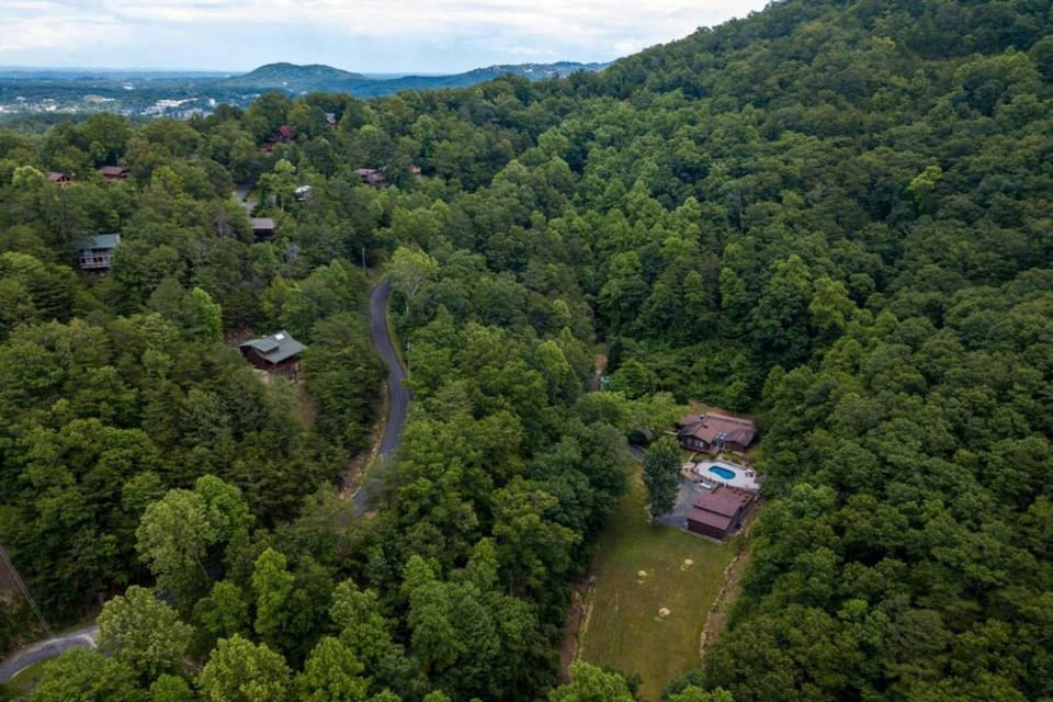 Pioneer Trail Retreat by Avada Properties House in Sevier County