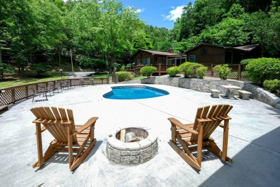 Pioneer Trail Retreat by Avada Properties House in Sevier County