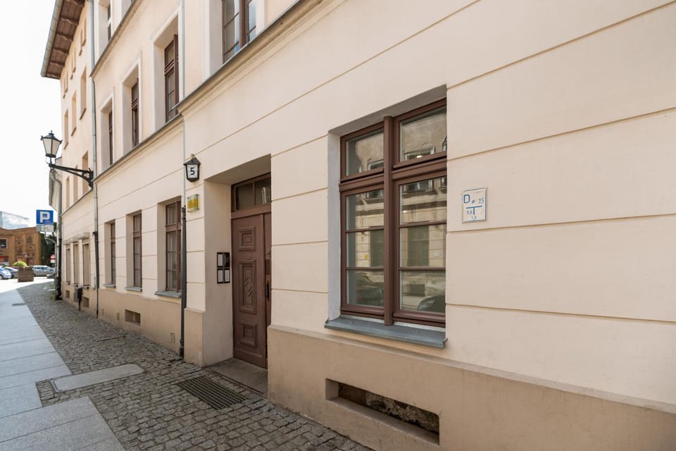 Property building, Day, Neighbourhood, Street view