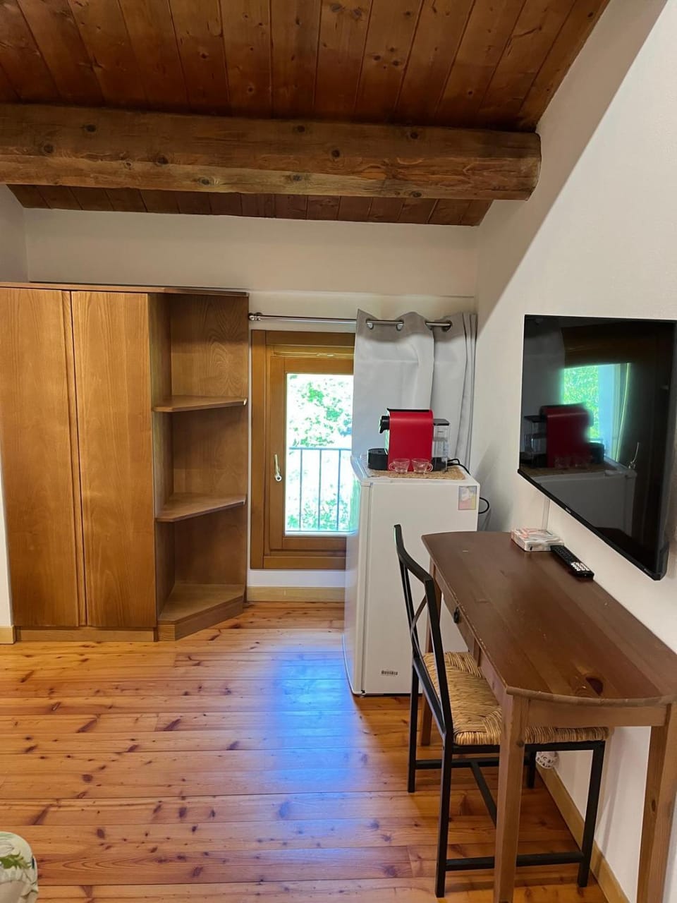 TV and multimedia, minibar, wardrobe