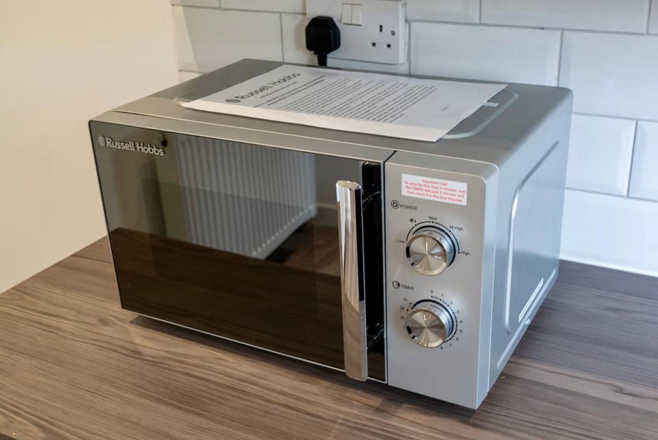 microwave, kitchen