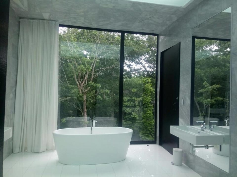 One of a kind Glass House! Villa in Amagansett