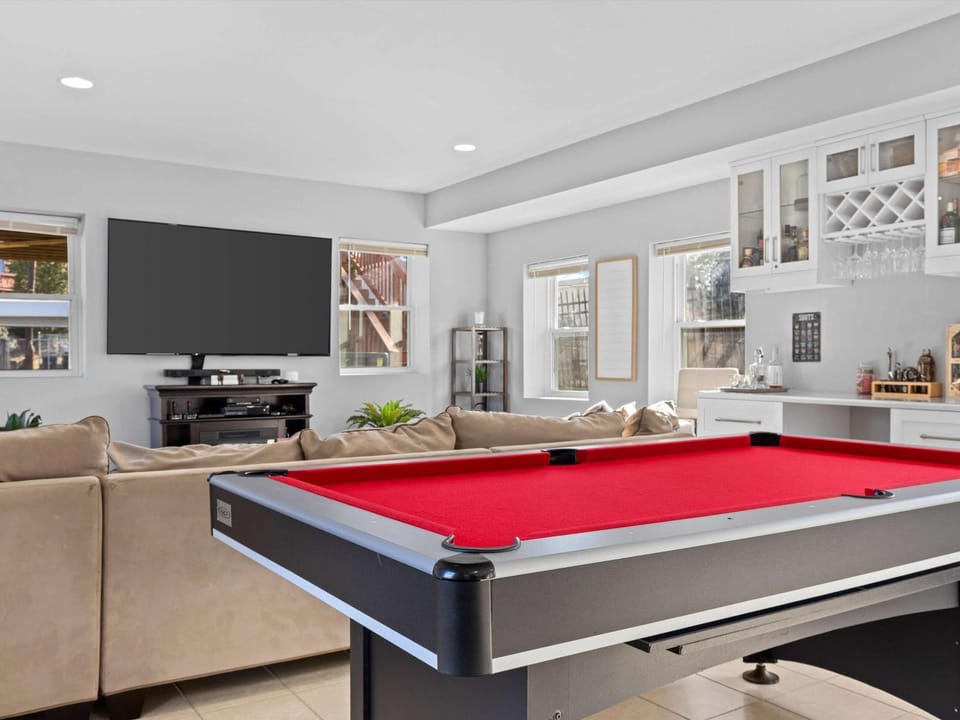 Sunny City Accommodations - Close to METRO and UMD Apartment in Mount Rainier