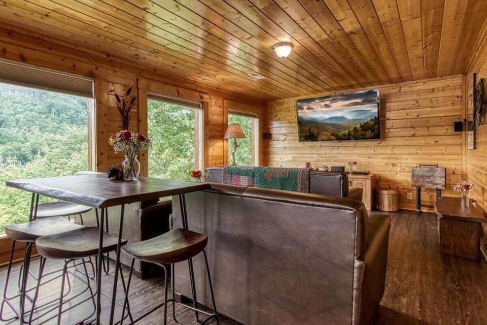 Pine Top Paradise by Avada Properties House in Pittman Center