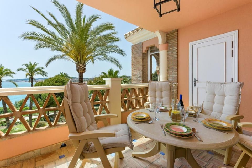 Balcony/Terrace, Seating area, Dining area, Sea view