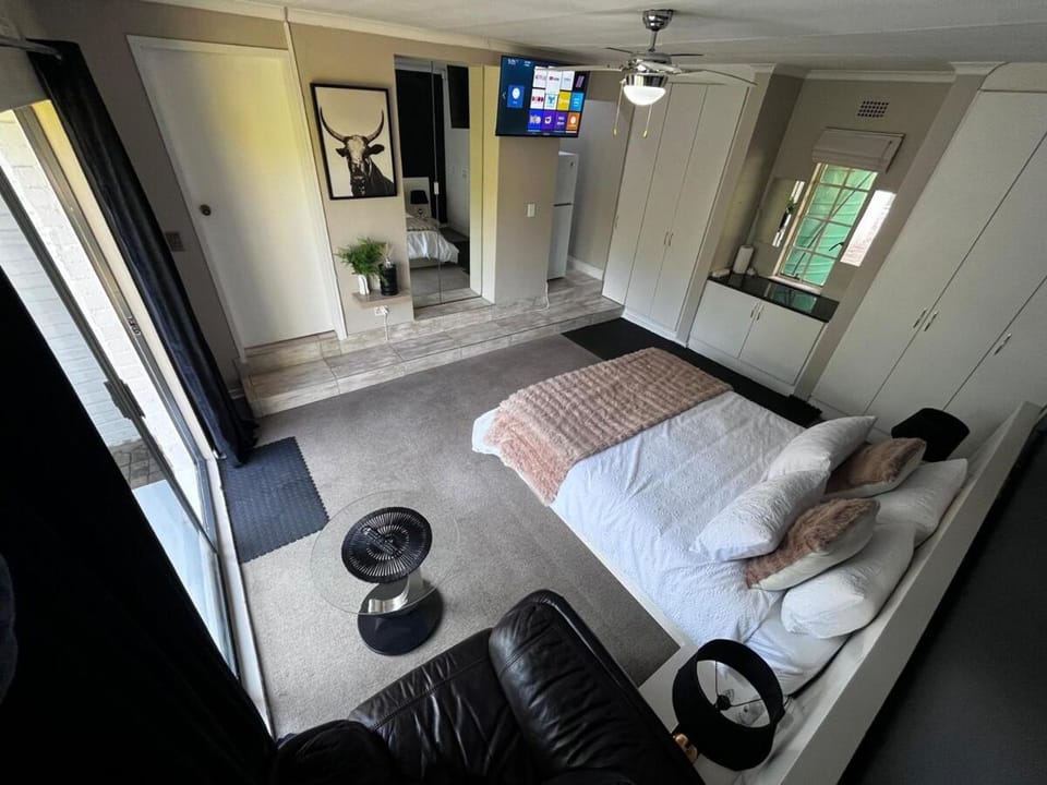 Bok Garden Studio in Fourways Apartment in Sandton