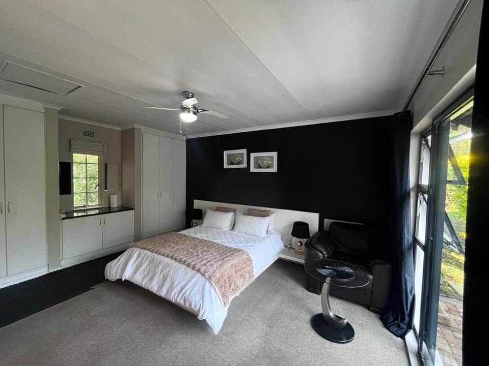 Bok Garden Studio in Fourways Apartment in Sandton