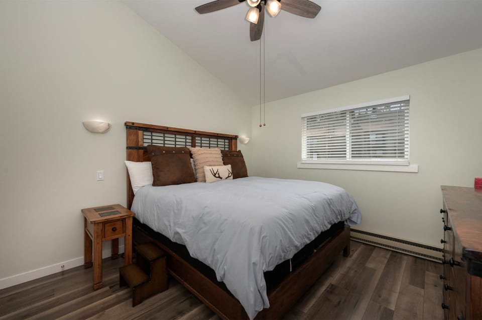Bed, Bedroom, furniture