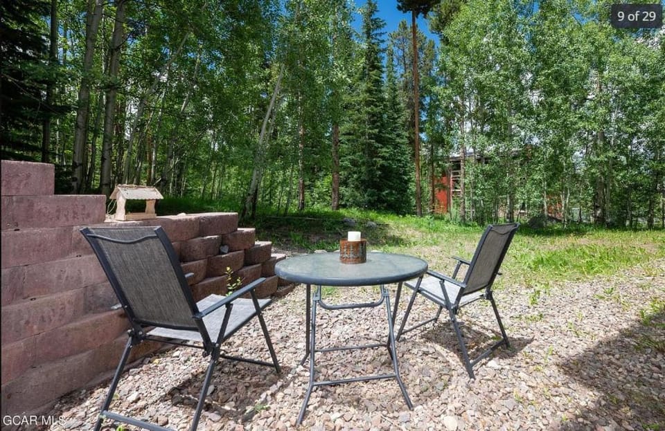 Patio, Day, Natural landscape, Summer, Seating area, Dining area, furniture
