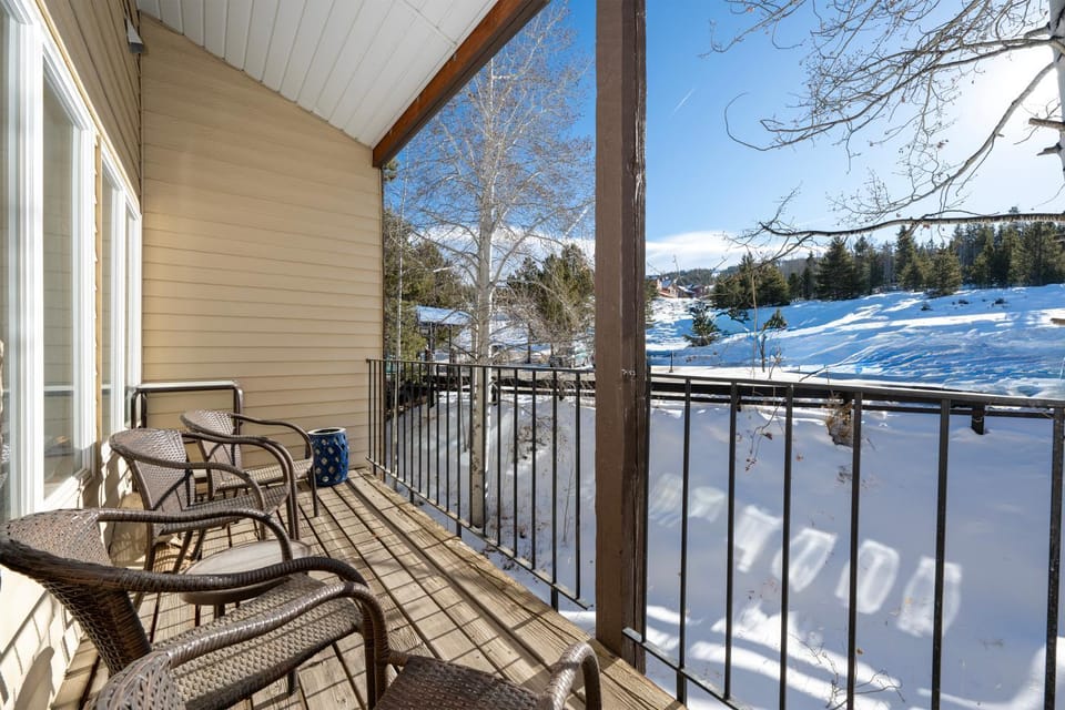 Winter, Balcony/Terrace, Seating area, furniture