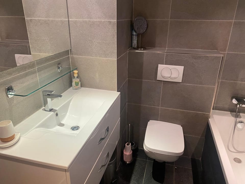 Toilet, Bathroom