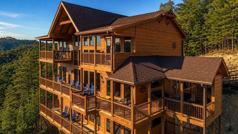 A Bearriffic View, free tickets, no catch! Chalet in Pigeon Forge