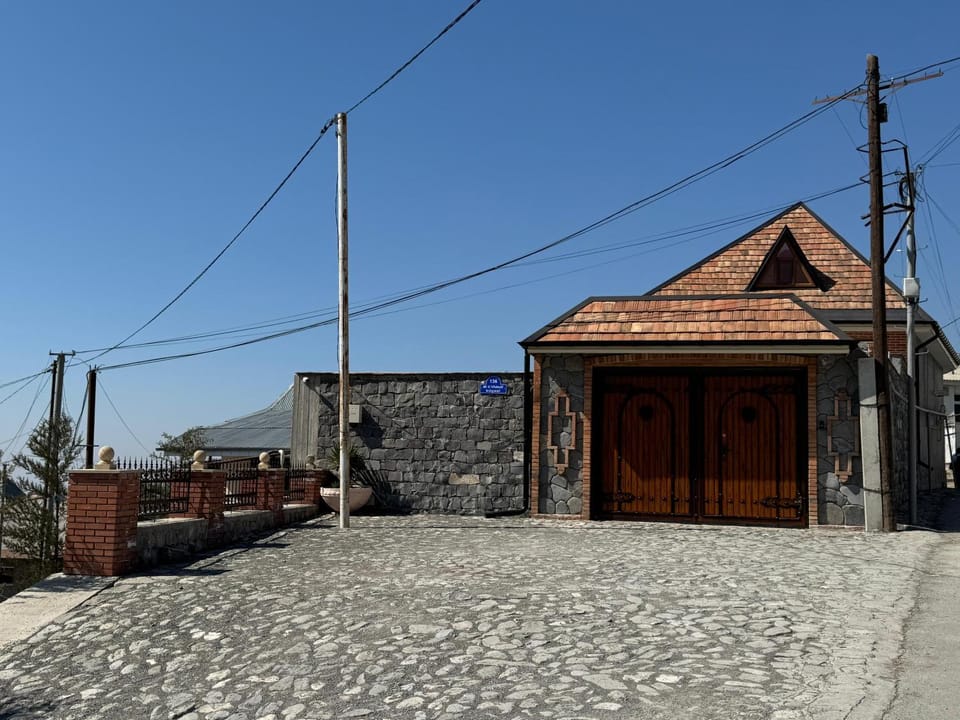 Property building, Day, Street view
