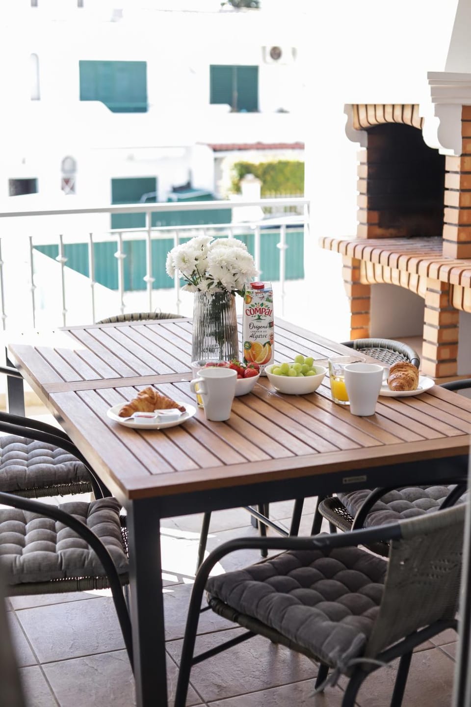 Dining area, Pool view, Swimming pool