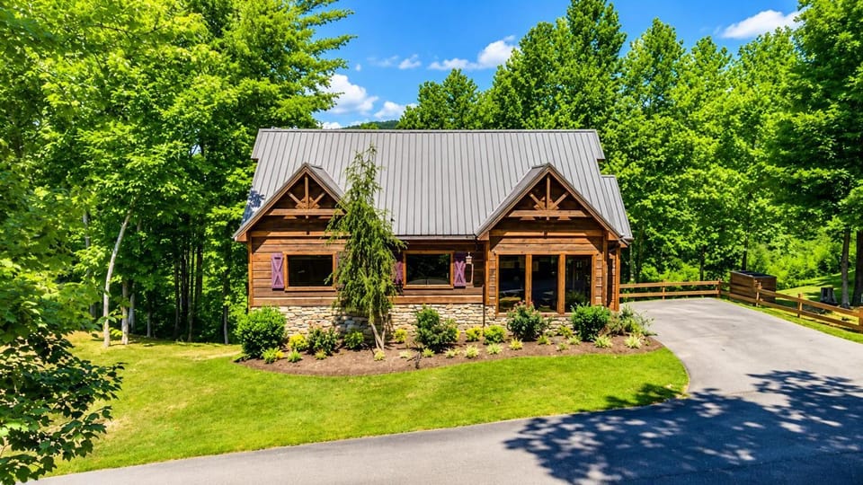 A Suite Mountain Retreat, free tickets, no catch! Chalet in Pigeon Forge