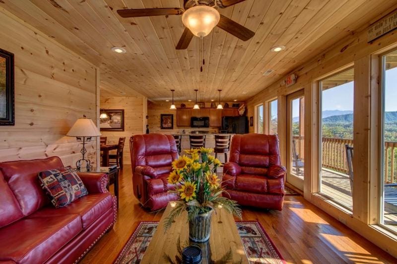 A View To Remember, free tickets, no catch! Chalet in Pigeon Forge