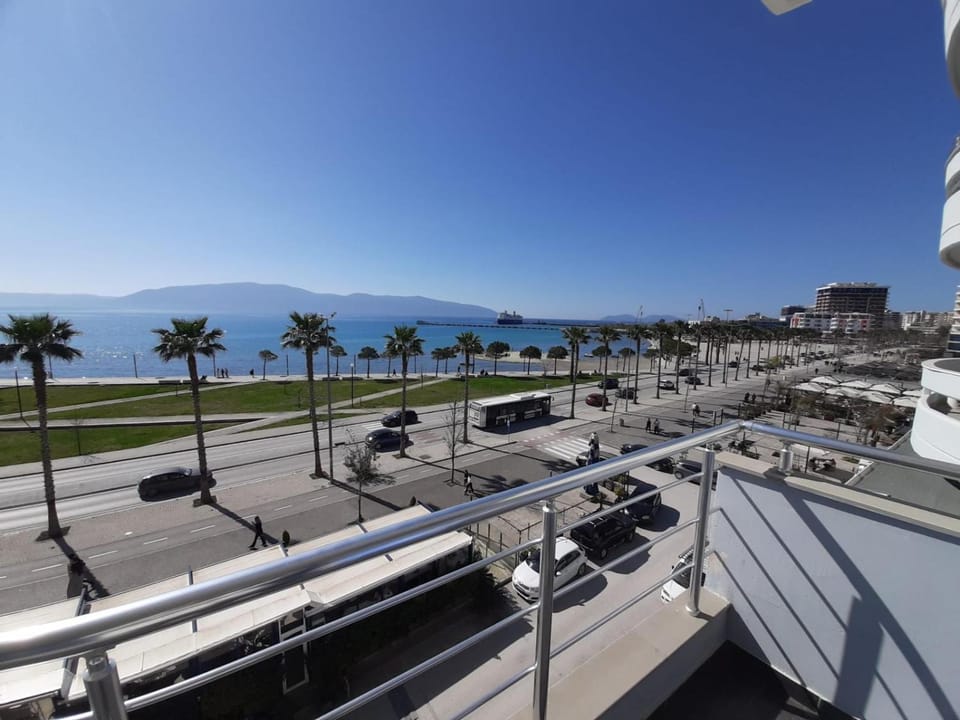 Sea view, Location