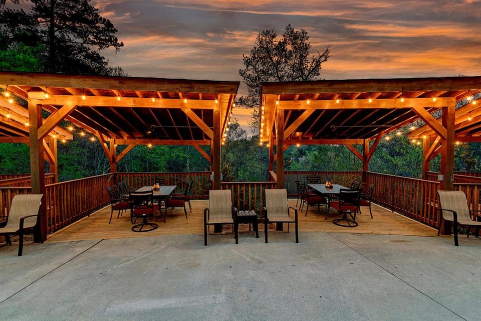 A Cozy Mountain Hideaway, free tickets, no catch! Chalet in Pigeon Forge