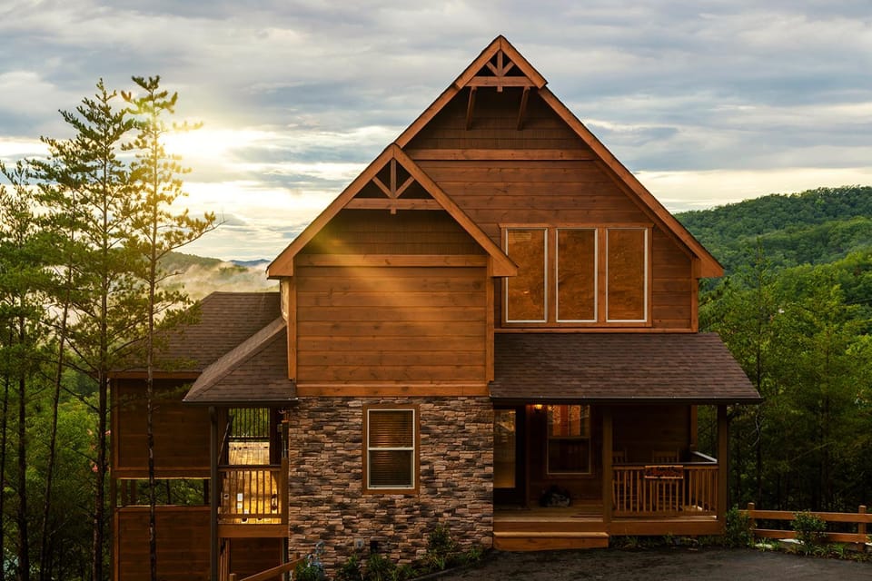 Above The Clouds, free tickets, no catch! Chalet in Pigeon Forge