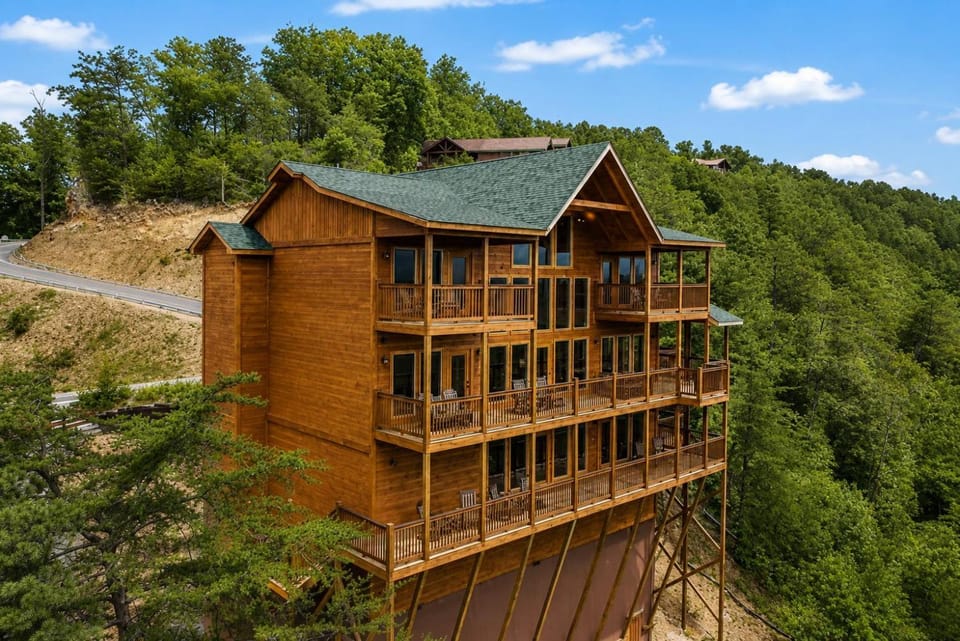 A Peaceful Easy Feeling, free tickets, no catch! Chalet in Pigeon Forge
