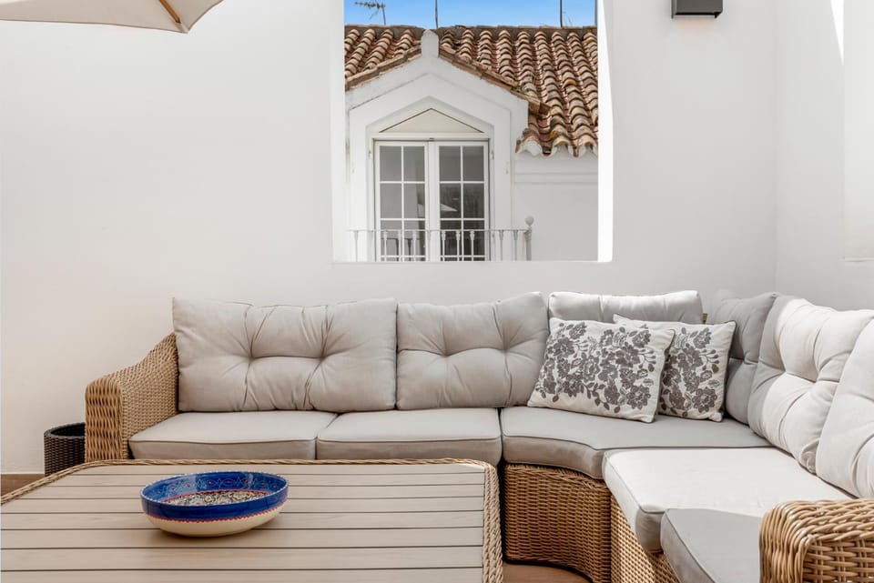 Off site, Balcony/Terrace