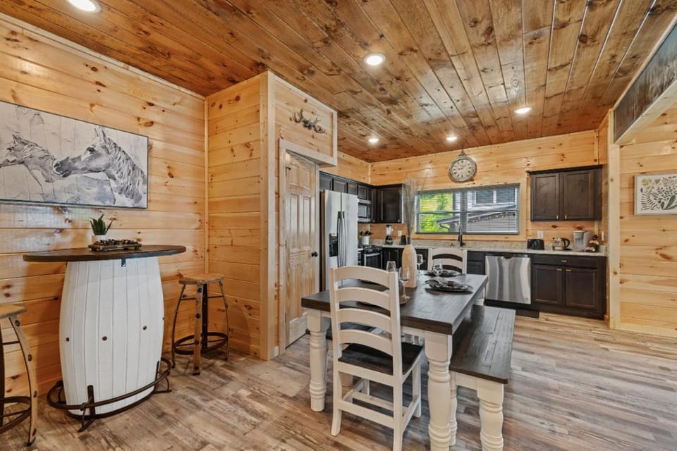 Moonlight Pines by Avada Properties House in Pigeon Forge