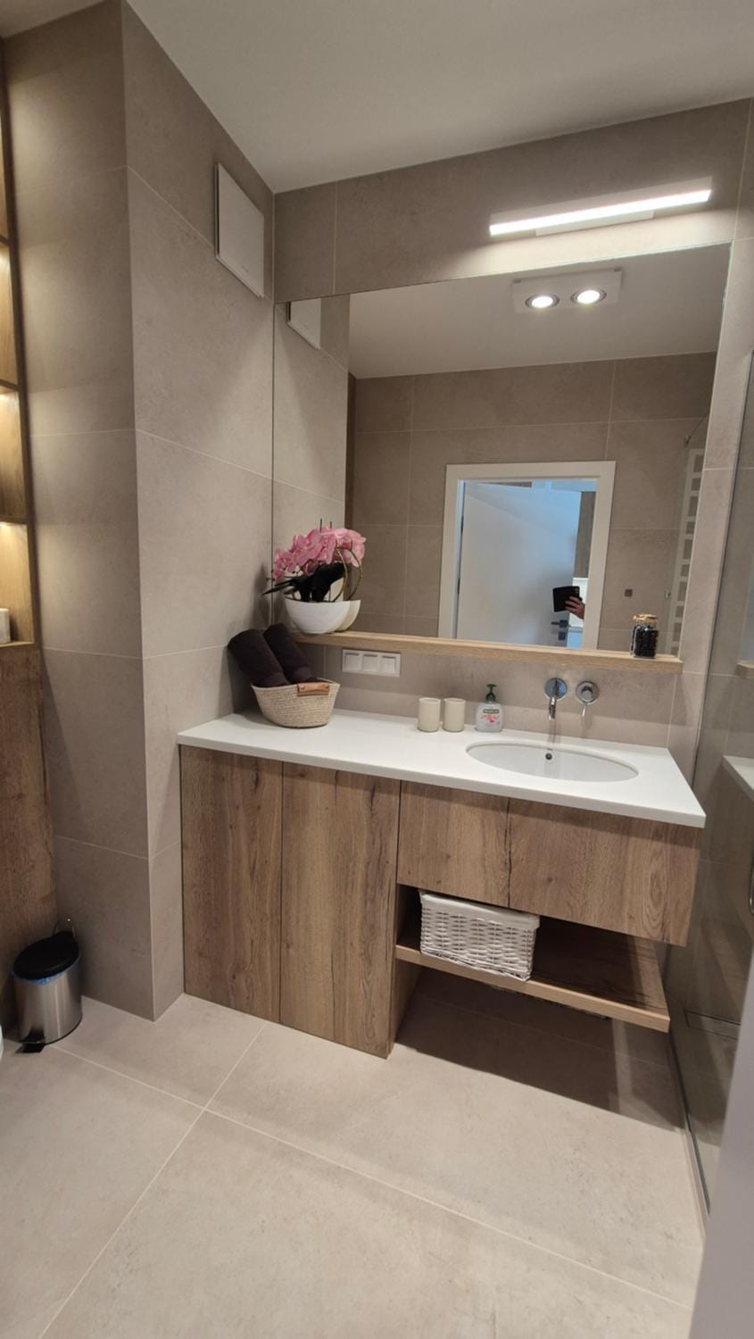 Luxurious Cinnamon Apartment, self check-in 24h, free parking, air-conditioning Apartment in Poznan
